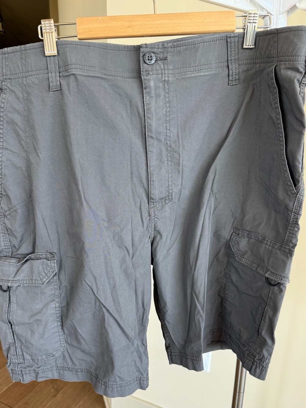 Classic Men's Gray Cargo Shorts